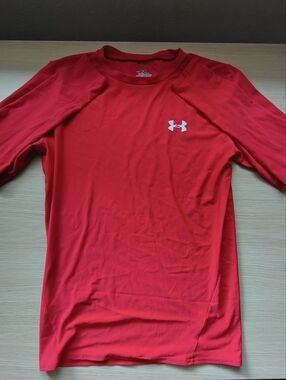 Under Armour Kids Long Sleeve Tee in Red with White Logo Heat Gear
